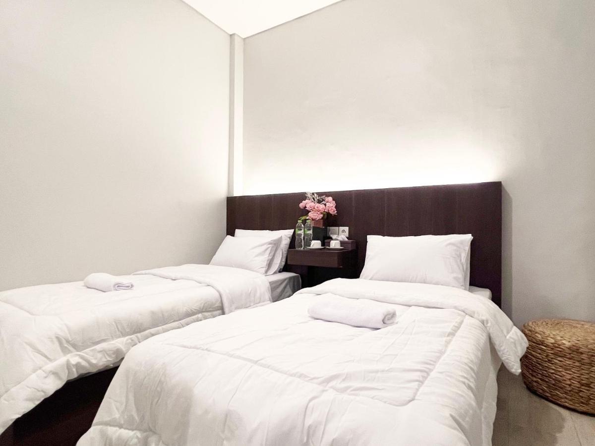 Sleep Studio Hotel City Center Surabaya Exterior foto
