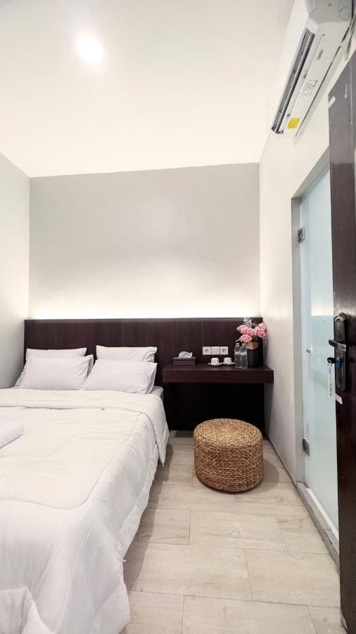 Sleep Studio Hotel City Center Surabaya Exterior foto