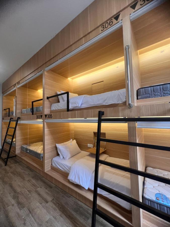 Sleep Studio Hotel City Center Surabaya Exterior foto