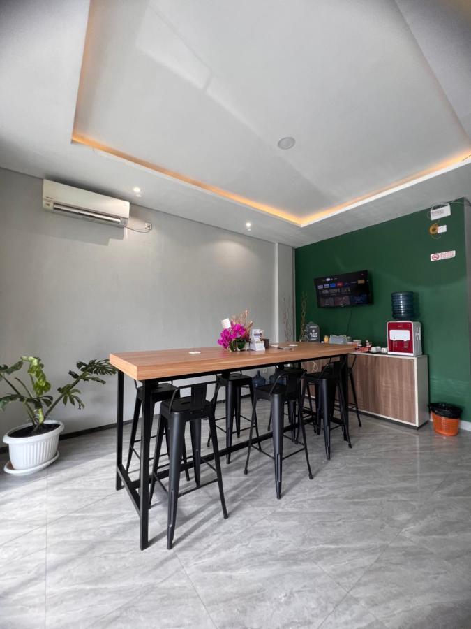 Sleep Studio Hotel City Center Surabaya Exterior foto
